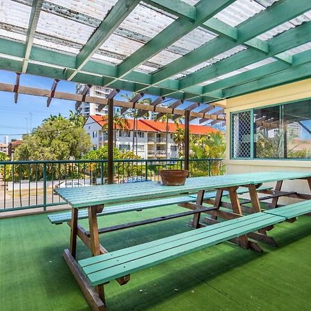 Sleeping Inn Backpackers Resort Gold Coast Exterior foto