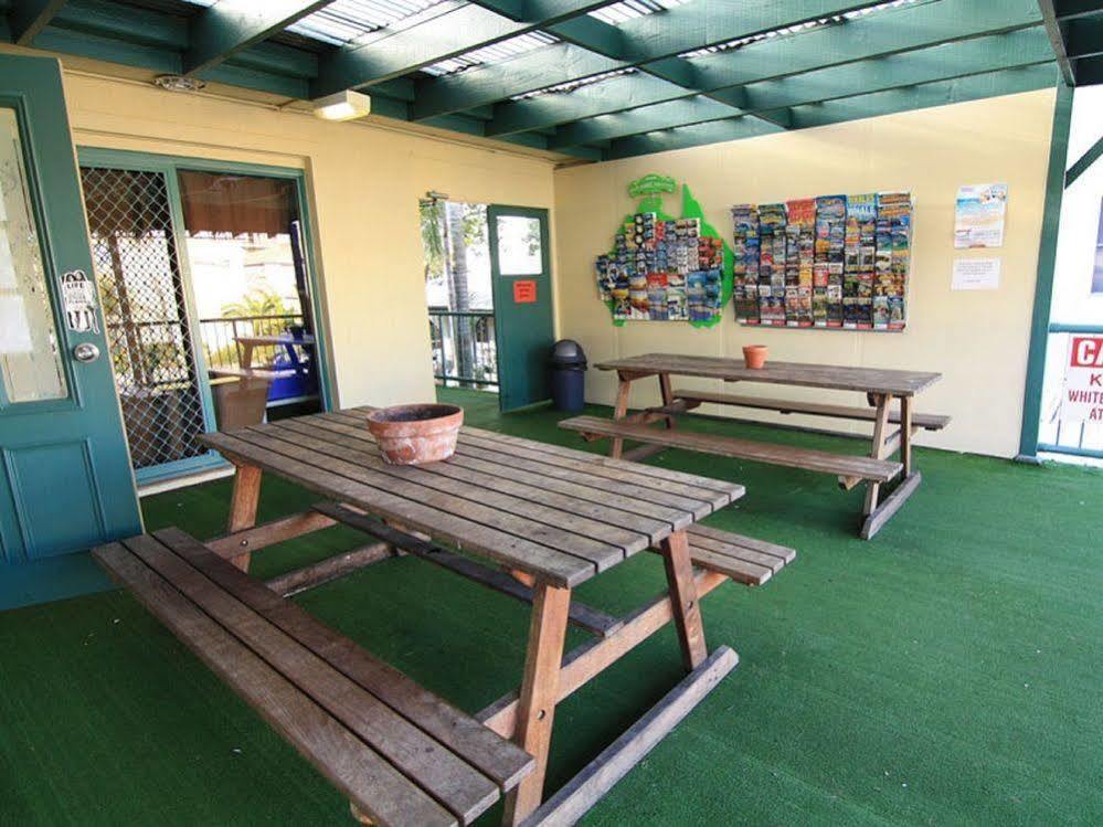 Sleeping Inn Backpackers Resort Gold Coast Exterior foto