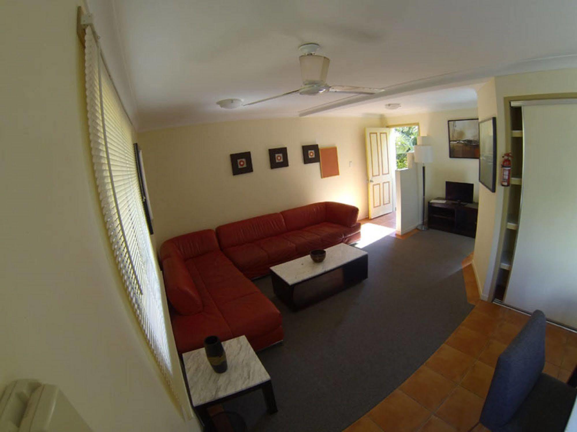 Sleeping Inn Backpackers Resort Gold Coast Exterior foto