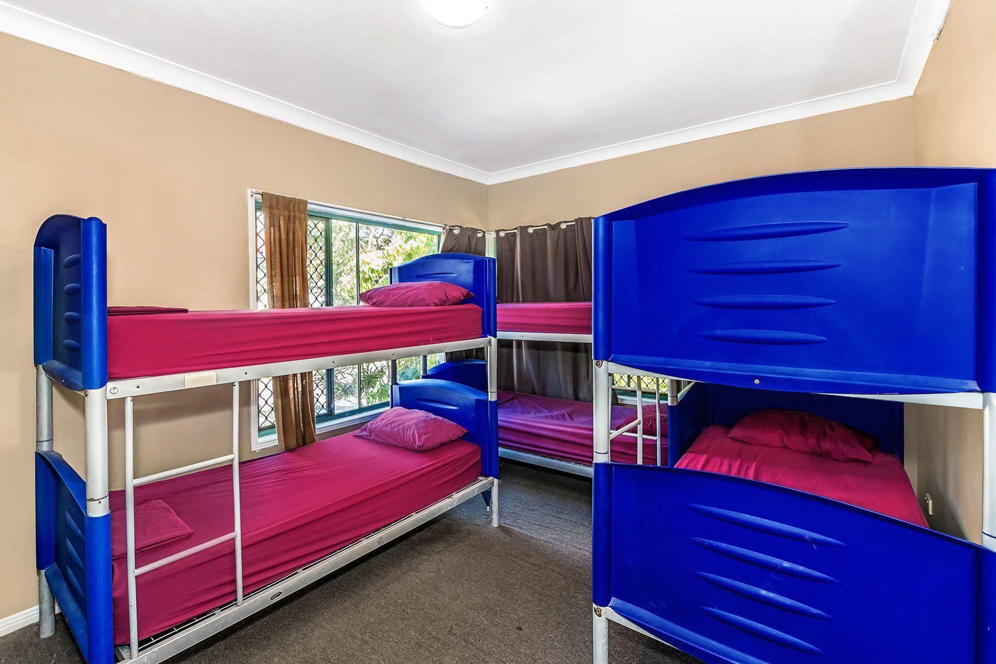 Sleeping Inn Backpackers Resort Gold Coast Exterior foto