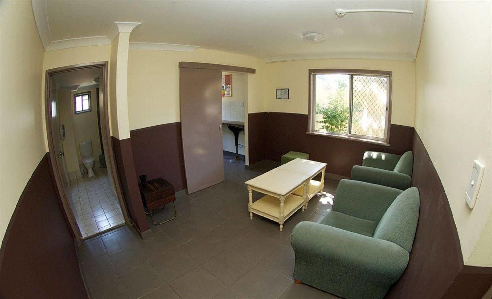 Sleeping Inn Backpackers Resort Gold Coast Exterior foto
