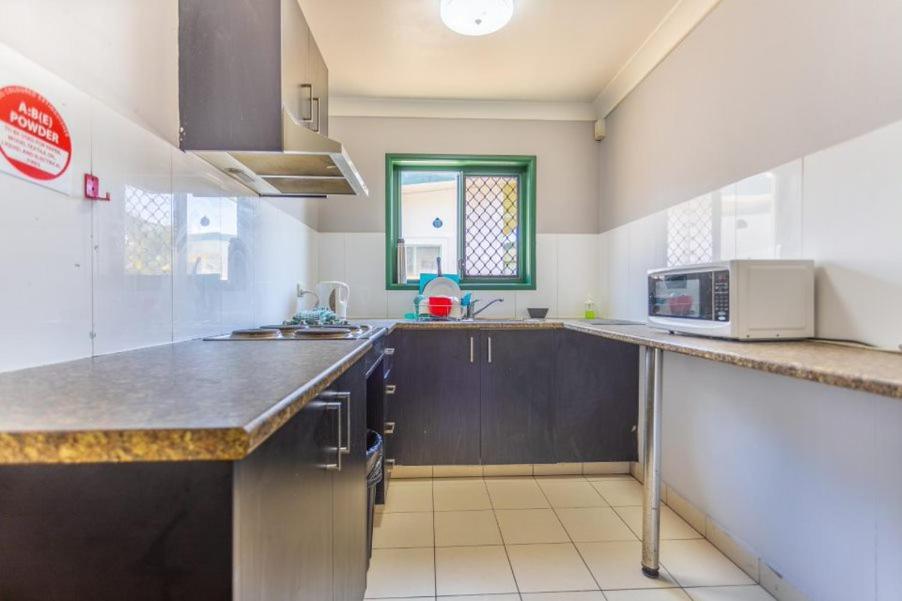 Sleeping Inn Backpackers Resort Gold Coast Exterior foto